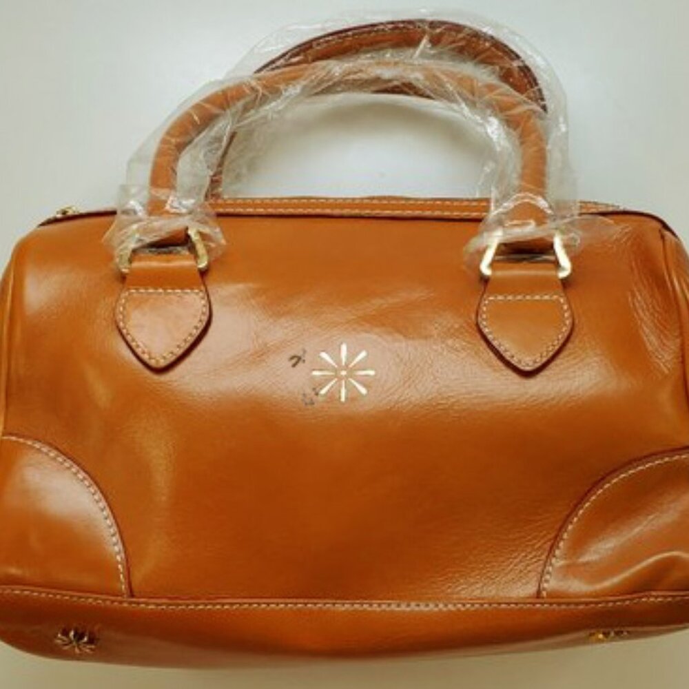 Introducing the Isaac Mizrahi Small Handbag—Brand New and Ready to Turn Heads!